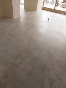 Béton ciré passé à l'hélicoptère réalisé par MSL Loire